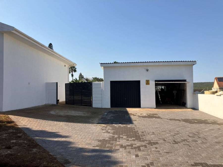 To Let 4 Bedroom Property for Rent in Vanes Estate Eastern Cape